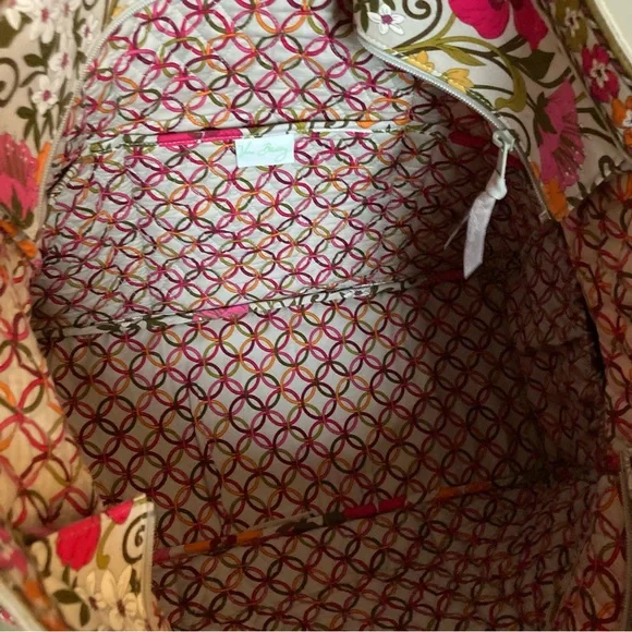 SOLD Vera Bradley Get Carried Away Large Tote/weekender LIKE NEW - Picture 12 of 12
